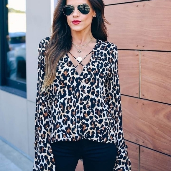 Band Of Gypsies Yuma Desert Leopard Surplice Top - Picture 4 of 14